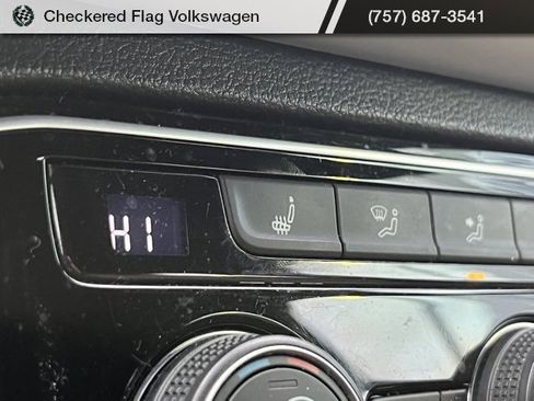 Used 2022 Volkswagen Atlas Cross Sport SE image 40