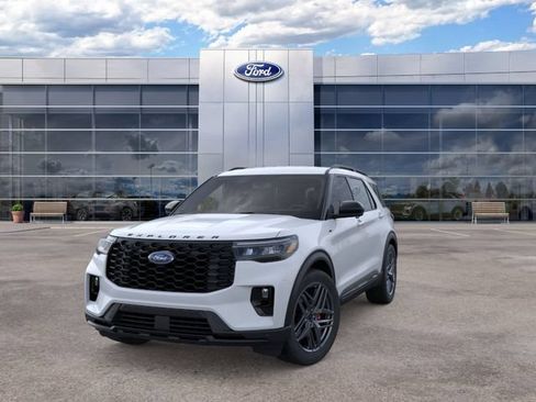 Used 2026 Ford Explorer ST-Line w/ ST-Line Street Pack AWD/4WD image 2