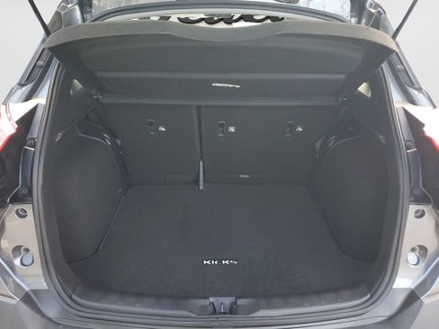 Used 2020 Nissan Kicks SV FWD image 9
