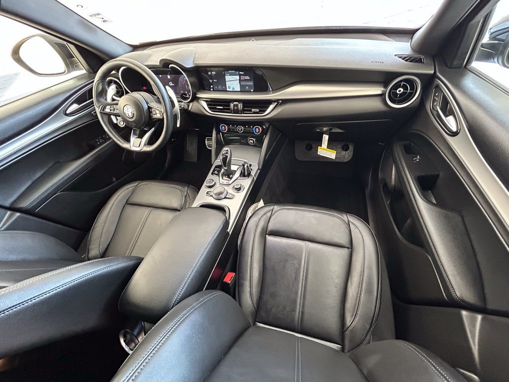 New 2025 Alfa Romeo Stelvio Sprint w/ Convenience Package AWD/4WD image 18