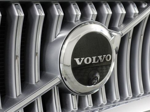 Used 2023 Volvo XC90 T8 Plus w/ Protection Package Premier image 27