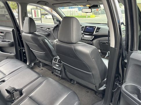 Used 2016 Honda Pilot Touring image 40