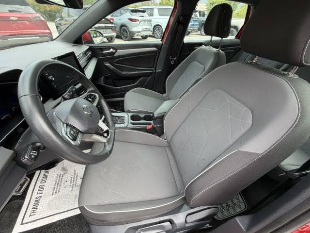 Used 2026 Volkswagen Jetta Sport FWD image 9