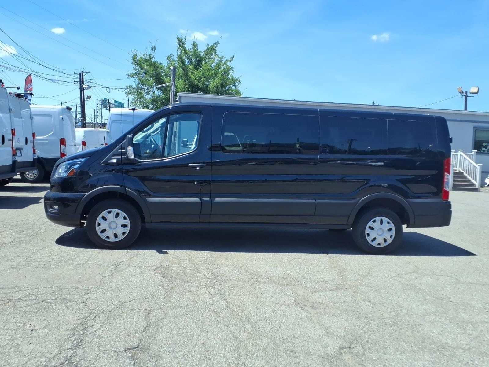 Used 2023 Ford Transit 350 XLT RWD image 4