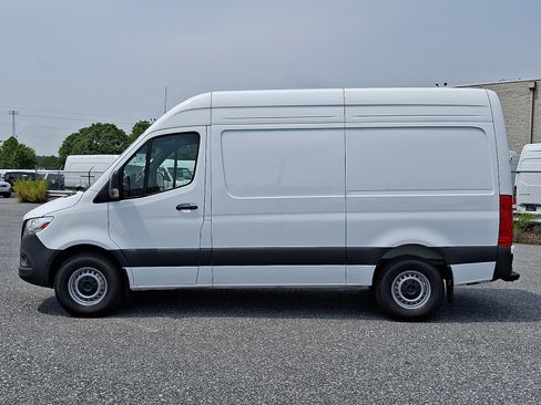 Used 2026 Mercedes-Benz Sprinter 2500 image 8
