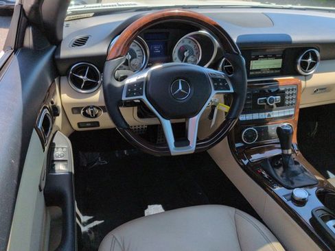 Used 2014 Mercedes-Benz SLK 350 image 14