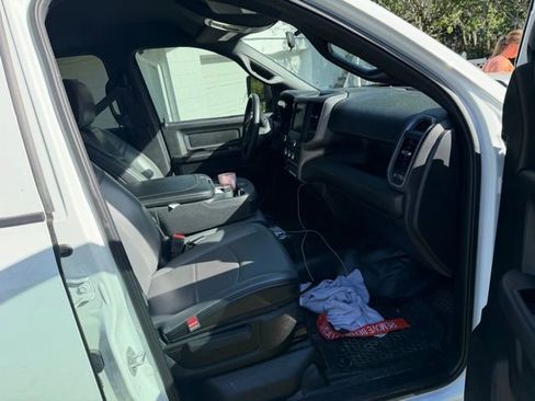 Used 2024 RAM 2500 Tradesman w/ Chrome Appearance Group image 6