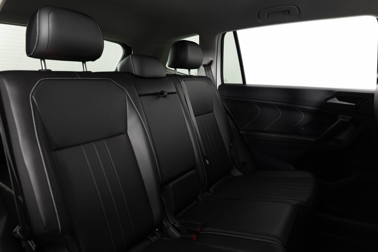Used 2024 Volkswagen Tiguan SE AWD/4WD image 24