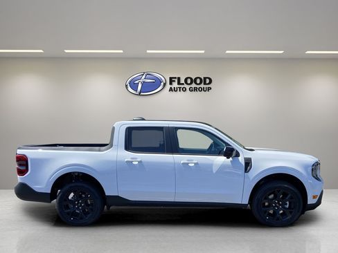New 2025 Ford Maverick Lariat w/ Black Appearance Package image 3