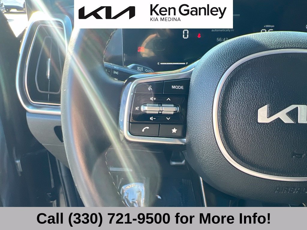 Certified 2024 Kia Sorento S w/ Panoramic Sunroof Package AWD/4WD image 29