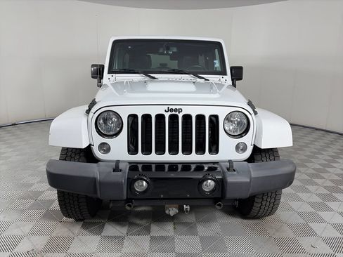 Used 2015 Jeep Wrangler Unlimited Sahara AWD/4WD image 2
