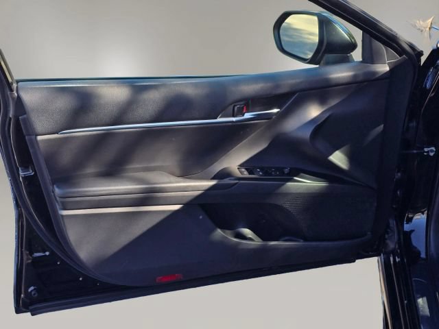 Used 2020 Toyota Camry SE w/ Moonroof Package AWD/4WD image 10