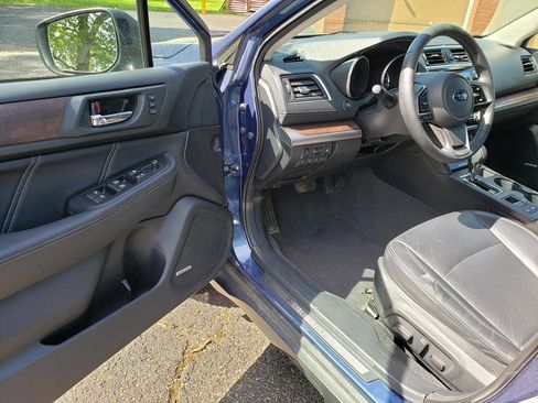 Used 2019 Subaru Outback 3.6R Limited w/ Popular Package #2 AWD/4WD image 4