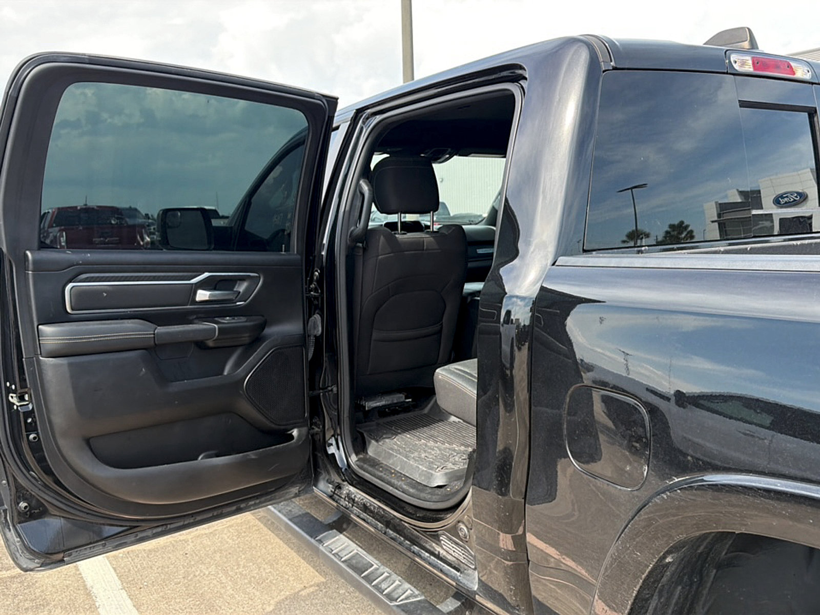 Used 2025 RAM 1500 Big Horn AWD/4WD image 13