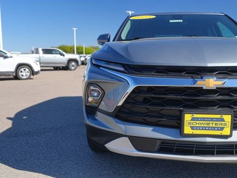 Used 2025 Chevrolet Blazer LT AWD/4WD image 4