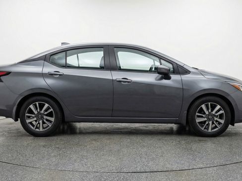 Used 2025 Nissan Versa SV image 11
