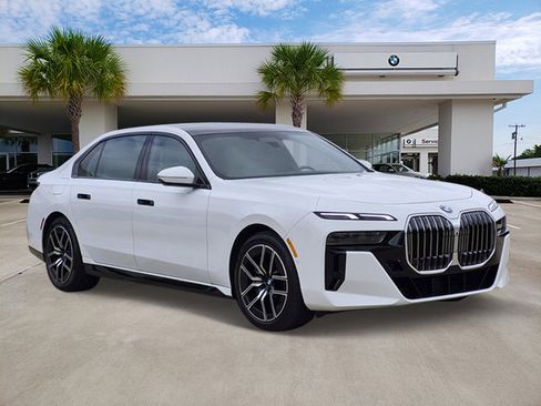 Certified 2025 BMW 760i xDrive w/ Luxury Rear Seating Package AWD/4WD image 3