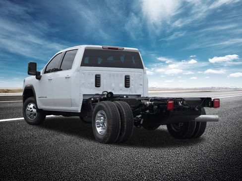 New 2026 GMC Sierra 3500 SLE w/ SLE Convenience Package image 17