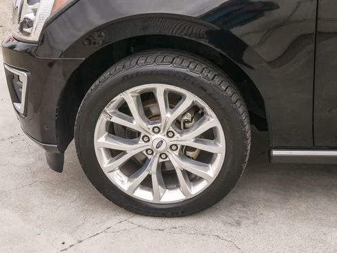 Used 2019 Ford Expedition Limited w/ Equipment Group 302A AWD/4WD image 5