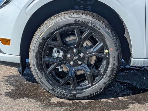 New 2026 Ford Maverick Lobo AWD/4WD image 16