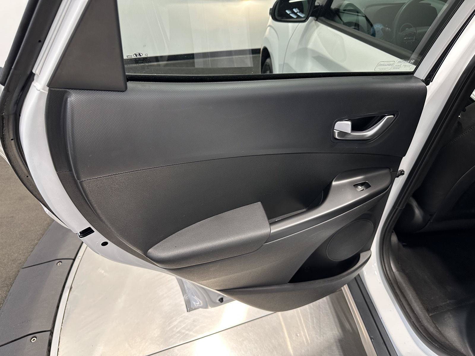 Certified 2023 Hyundai Kona SE FWD image 24