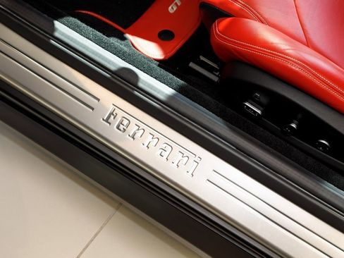 Used 2019 Ferrari GTC4Lusso image 22