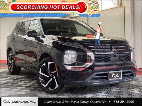 Used 2022 Mitsubishi Outlander ES AWD/4WD image 1
