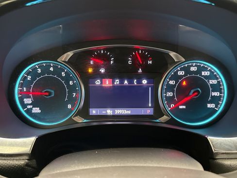 Used 2023 Chevrolet Traverse RS AWD/4WD image 9