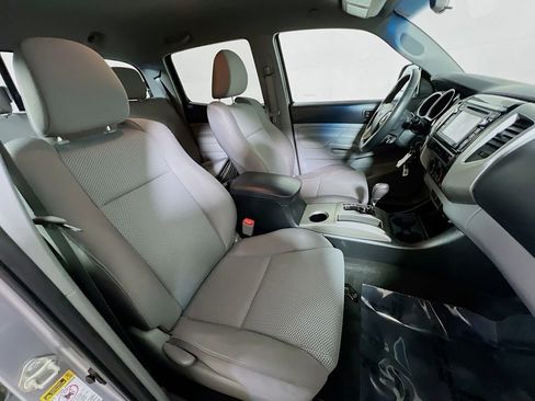 Used 2015 Toyota Tacoma 4x4 Double Cab w/ TRD Sport Package image 25