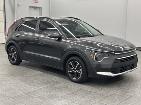 Used 2023 Kia Niro EX image 1