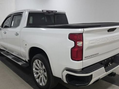 Used 2021 Chevrolet Silverado 1500 High Country w/ Technology Package AWD/4WD image 9