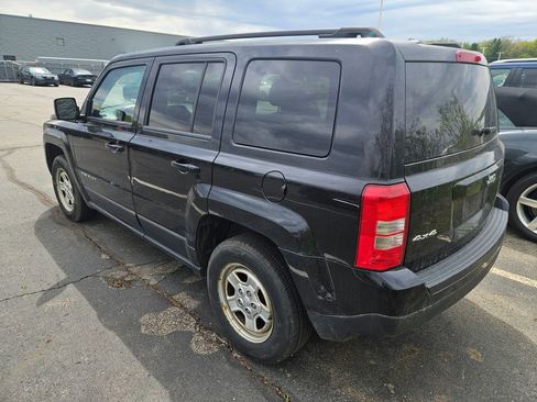 Used 2016 Jeep Patriot Sport w/ Power Value Group AWD/4WD image 7