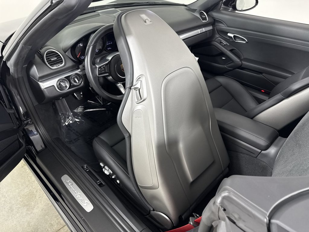 Certified 2025 Porsche 718 Boxster S RWD image 24