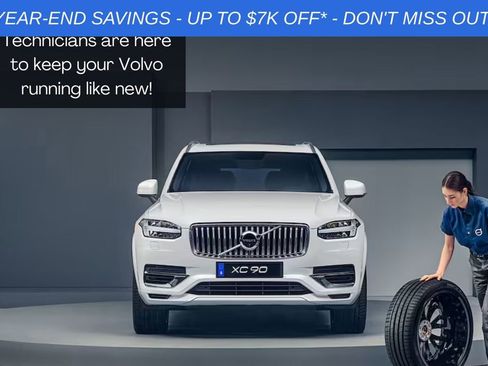 Used 2025 Volvo XC40 B5 Core w/ Protection Package Premier image 12