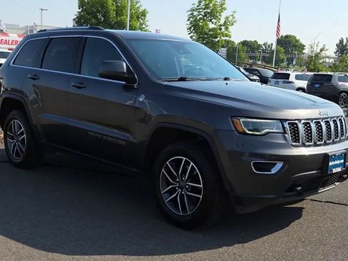 Used 2020 Jeep Grand Cherokee Laredo w/ Quick Order Package 2BN North AWD/4WD image 2