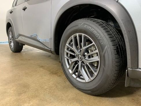 Used 2024 Nissan Rogue S AWD/4WD image 6