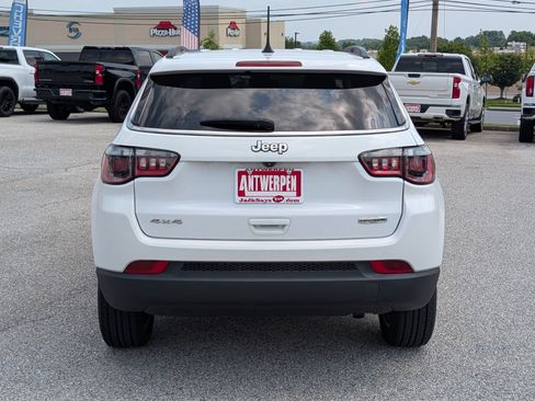 Used 2022 Jeep Compass Latitude AWD/4WD image 4