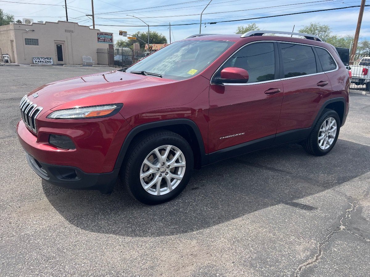 Used 2017 Jeep Cherokee Latitude w/ Comfort/Convenience Group FWD image 10