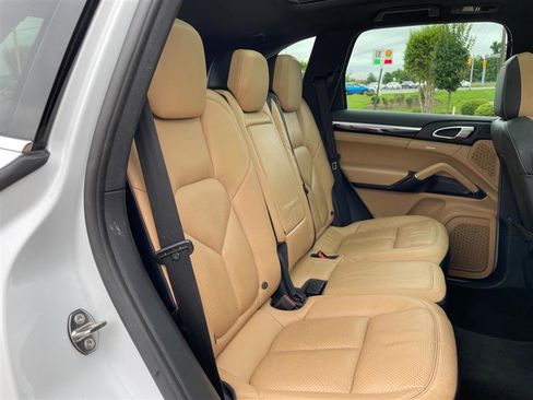 Used 2015 Porsche Cayenne S image 84