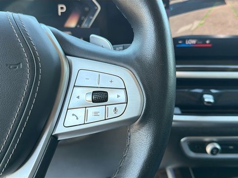 Used 2023 BMW X7 xDrive40i image 39