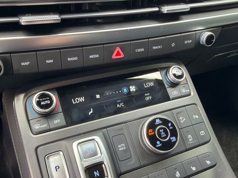 Certified 2025 Hyundai Palisade Calligraphy AWD/4WD image 32