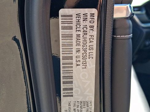 Used 2023 Jeep Grand Cherokee Overland w/ Luxury Tech Group IV AWD/4WD image 27