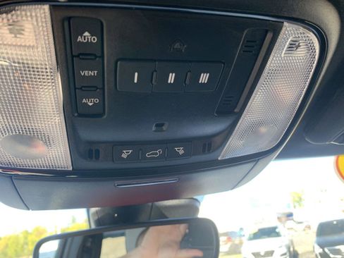 Used 2024 Dodge Durango GT image 18