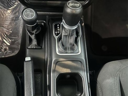 Used 2019 Jeep Wrangler Unlimited Sahara w/ Dual Top Group image 18