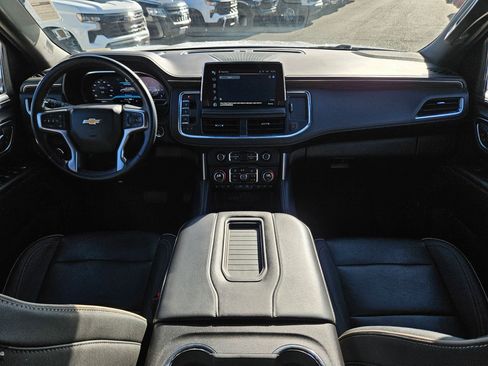 Used 2024 Chevrolet Suburban Premier image 30