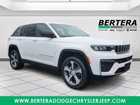 New 2026 Jeep Grand Cherokee Limited w/ Luxury Tech Group II AWD/4WD image 1