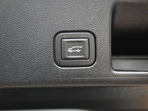 Used 2025 Chevrolet Equinox EV LT w/ Convenience Package AWD/4WD image 14