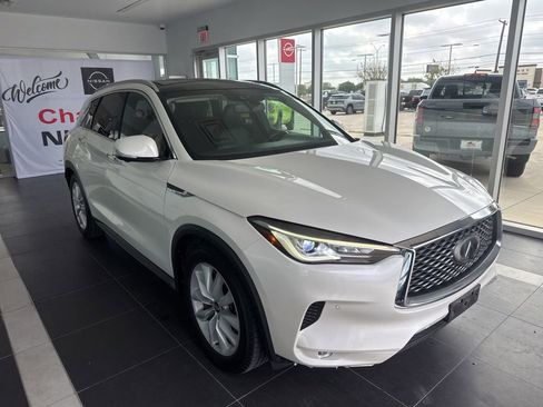 Used 2019 INFINITI QX50 Essential w/ Premium Heat Package FWD image 1