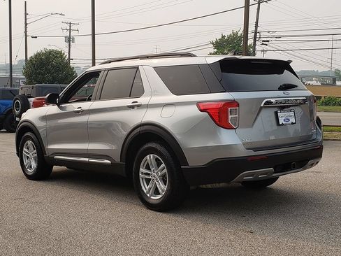 Certified 2023 Ford Explorer XLT w/ Equipment Group 202A AWD/4WD image 7