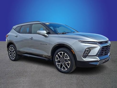 Used 2025 Chevrolet Blazer RS image 3